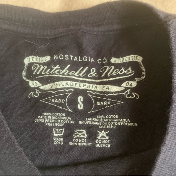 Mitchell & Ness San Antonio Spurs tee. Small - Picture 2 of 4